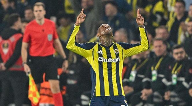 Talisca sahnede