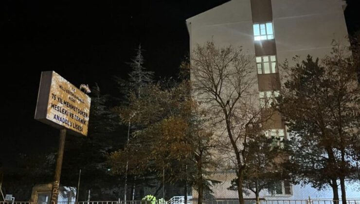 Pasta yiyen 6 öğrenci zehirlendi