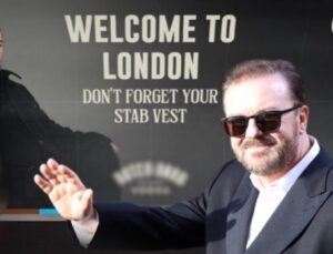 Ricky Gervais’ın ‘bıçaklama’ temalı afişleri tartışma çıkardı
