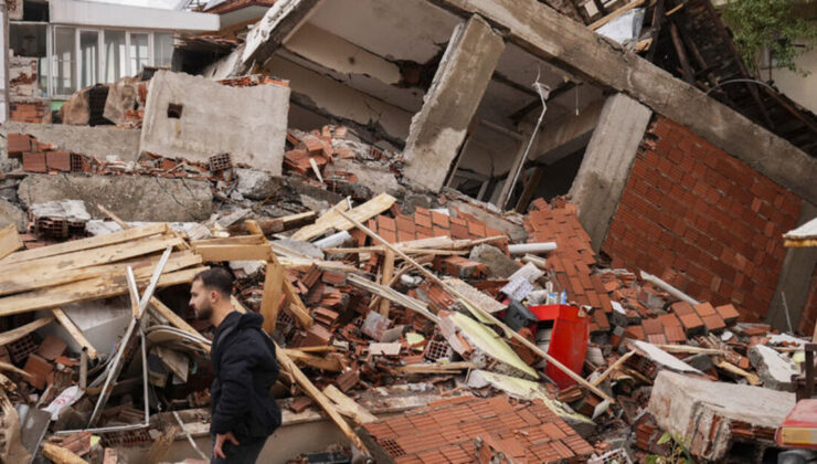 Sındırgı’da peş peşe korkutan depremler