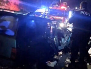 Üsküdar’da hatalı sollama kazaya neden oldu: 3 yaralı