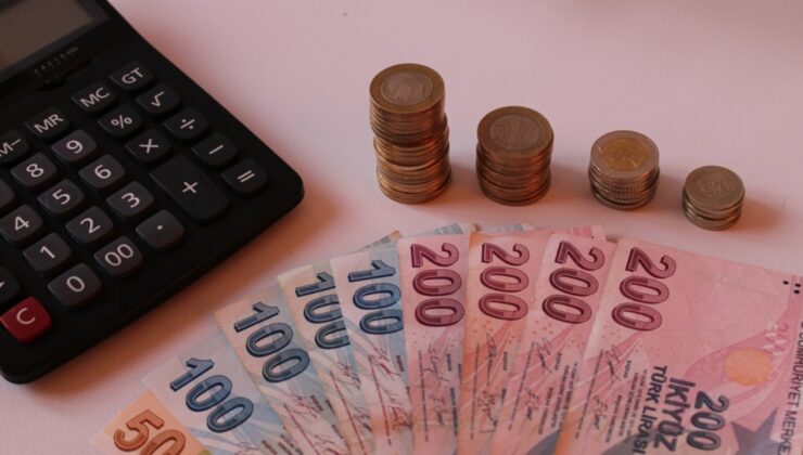 Yeni yılda emekli ve memur maaşları ne olacak?