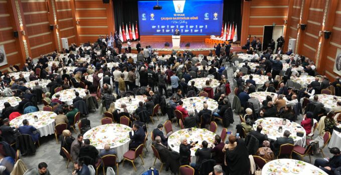 AK Parti İstanbul İl Başkanlığı’nda Gazetecilerle 10 Ocak Buluşması