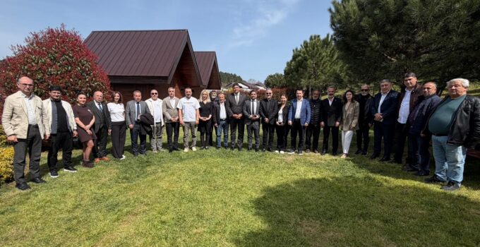 Eyüpsultan’da Basın Zirvesi: Gazeteciler ve CHP Meclis Üyeleri Aynı Masada