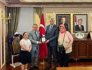 ESEDER’DEN KAYMAKAM DR. ARSLAN YURT’A NEZAKET ZİYARETİ