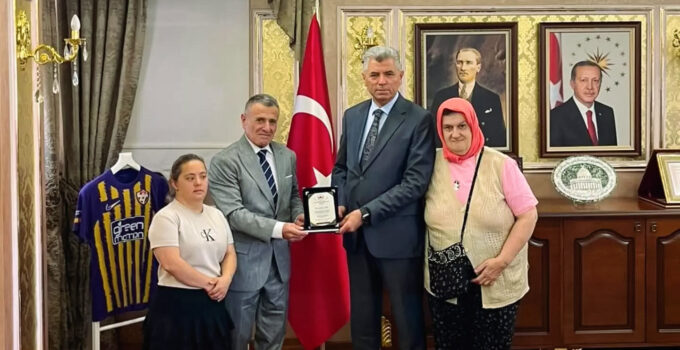 ESEDER’DEN KAYMAKAM DR. ARSLAN YURT’A NEZAKET ZİYARETİ