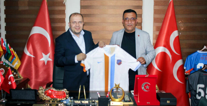 Öz Alibeyköyspor’dan MHP Eyüpsultan İlçe Başkanı Yenal Yığrık’a Hayırlı Olsun Ziyareti