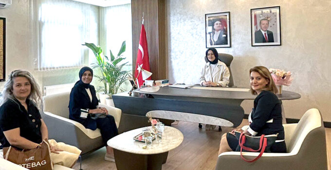 MHP Eyüpsultan KAÇEP’ten İlçe Millî Eğitim Müdürü Zeliha Yıldız’a Ziyaret
